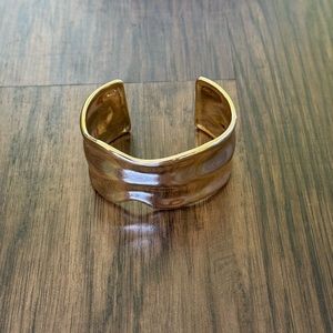Loft open cuff